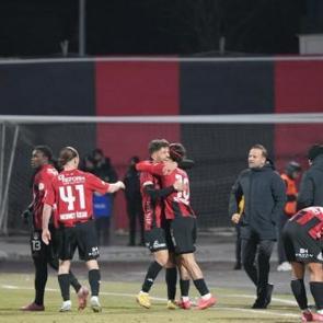 Efsane takım 2. Lig'e d&uuml;ş&uuml;yor! 4 golle yıkıldılar