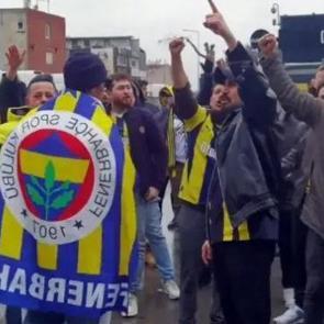 Fenerbah&ccedil;e taraftarı Sadettin Saran i&ccedil;in &Ccedil;ağlayan Adliyesi'nde