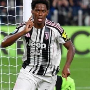 Fenerbah&ccedil;e'yi tercih etmemişti! Jonathan David'in 5 ayda &uuml;zeri &ccedil;izildi: Takas ihtimali