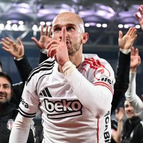 Gecenin kahramanı Cerny konuştu! A&ccedil;ıklamada Rangers detayı