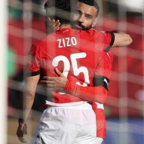 Salah sahneye &ccedil;ıktı! 10 kişi Mısır 3 puanı kaptı