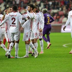 Kupada S&uuml;per Lig derbisi! Fişi 33 dakikada &ccedil;ektiler