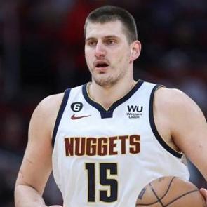 Nikola Jokic'in triple double performansı Nuggets'a yetmedi! 1 sayı ile yenildiler