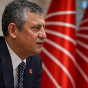 &Ouml;zg&uuml;r &Ouml;zel'den asgari &uuml;cret ve emekli zammı &ouml;nerisi! Rakam verdi