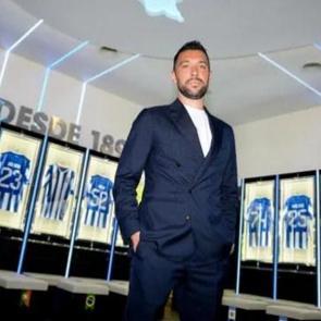 S&uuml;per Lig'de de &ccedil;alışmıştı! 36'lık teknik direkt&ouml;r tarih yazıyor