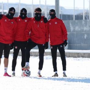 1. Lig ekibi -15 derecede antrenman yaptı