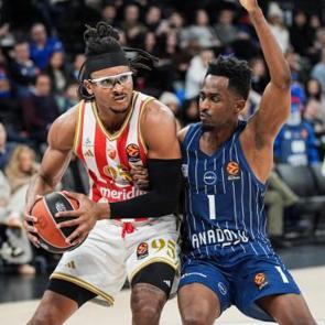 Anadolu Efes sahasında 22 sayı farkla yenildi