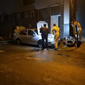 Evsiz kişinin ısınmak i&ccedil;in girdiği ara&ccedil; sonu oldu