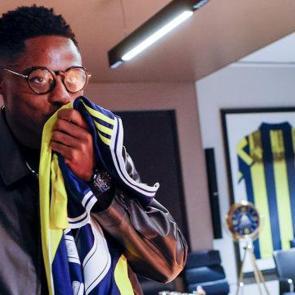 Fenerbah&ccedil;e ilk transferini resmen duyurdu