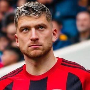 Kayserispor, S&uuml;per Lig'in tecr&uuml;beli stoperini renklerine bağladı