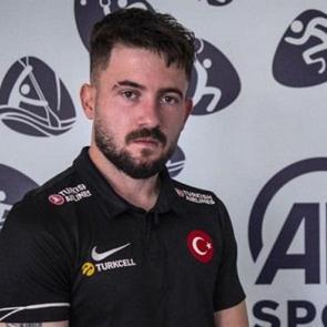 8 ma&ccedil;ta 8 gol atmıştı: Gol kralı milli futbolcu Avrupa ekibine imzayı attı