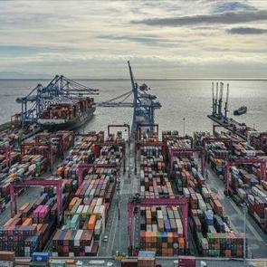 İhracat&ccedil;ının yeni rotası belli oldu! 273 milyar dolar barajı aşıldı! Yeni rekor geldi!