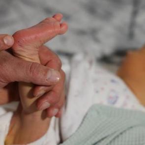 Adana'da topuk kanı meselesi: Benim &ccedil;ocuğum belediye mi ki kayyum atansın?