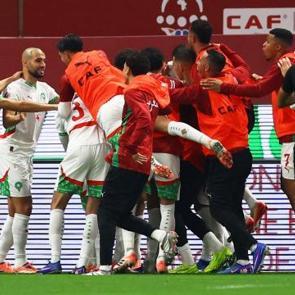 Afrika Kupası'nda &ccedil;ılgın ma&ccedil;! Yarı final biletini kaptılar