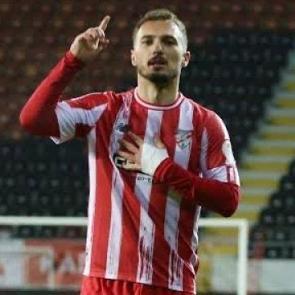 Amedspor'dan şampiyonluk hamlesi! 1. Lig'in gol makinesini a&ccedil;ıkladı