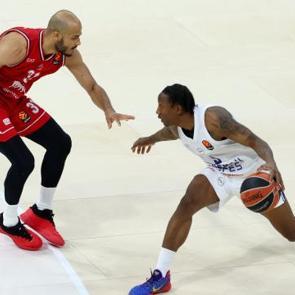 Anadolu Efes, Milano'da yıkıldı
