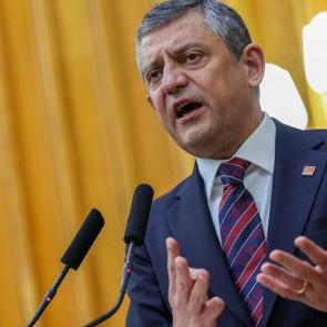 Ankara'yı sallayan kulis! Canlı yayında a&ccedil;ıkladı: 4 CHP'li vekil daha AK Parti'ye ge&ccedil;iyor!