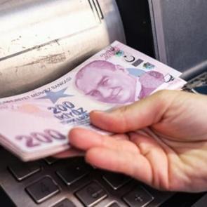 ATM'den para &ccedil;ekenler dikkat! Bu 3 hata başınızı derde sokabilir