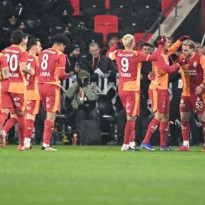 Bahis cezası alan Galatasaraylı 2 ay sonra golle geri d&ouml;nd&uuml;