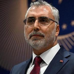 Bakan Işıkhan'dan en d&uuml;ş&uuml;k emekli maaşı a&ccedil;ıklaması: Ortak bir neticeye ulaştık!