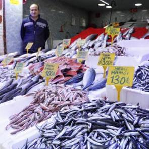 Balık tezgahları şenlendi! Kilosu 150 TL'den satılıyor