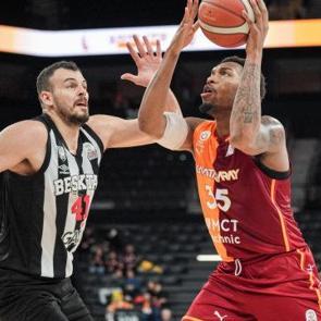 Beşiktaş potada Galatasaray'a mağlup oldu