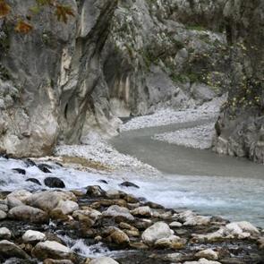 Bu kanyonun suyu yazın bile 5 derece! Yarım milyon ziyaret&ccedil;i &ccedil;ekti