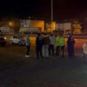 Bursa'da iki otomobil &ccedil;arpıştı: 3 yaralı