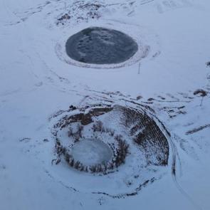 D&ouml;rt mevsim ayrı g&uuml;zel! Tepeden bakıldığında g&ouml;z&uuml; andırıyor
