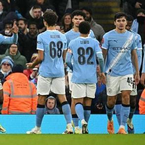 Futbolda tarihe ge&ccedil;ecek skor! D&uuml;nya devi zayıf rakibine 10 gol attı