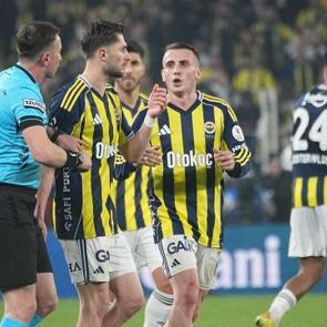 Fenerbah&ccedil;e Avrupa'dan 2 teklifi reddetti! Yıldız futbolcuya kaptanlık verilecek