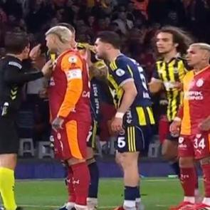 Final olaylı başladı! Hakem kararları tartışmalara sebep oldu