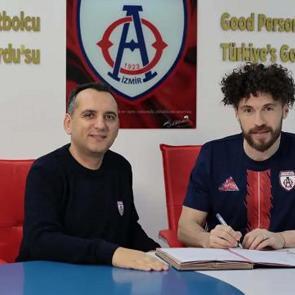 Galatasaray altyapısında yetişti, Beşiktaş'ta oynadı! Şimdi 2. Lig ekibine imza attı