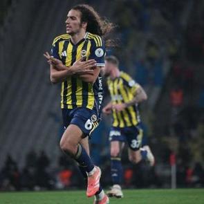 İlk ma&ccedil;, ilk derbi, ilk gol... Yeni transfer kupayı getirdi