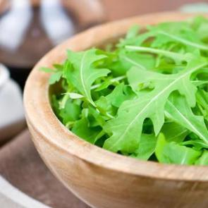 Kemik erimesine savaş a&ccedil;ıyor! Kemiklerinizi demir gibi sertleştiriyor