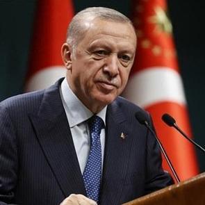 &Ouml;ğrencilere m&uuml;jdeli haber! Cumhurbaşkanı Erdoğan &uuml;cretleri duyurdu