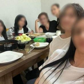 İzmir'de skandal iddia: &Ouml;ğretmen, &ouml;ğrencileri evine g&ouml;t&uuml;r&uuml;p temizlik yaptırdı