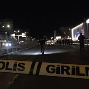 Makas atan s&uuml;r&uuml;c&uuml; can aldı! Kurye hayatını kaybetti