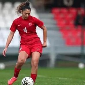 Milli Takım'ın 19'luk yıldızı İngiliz devine transfer oldu