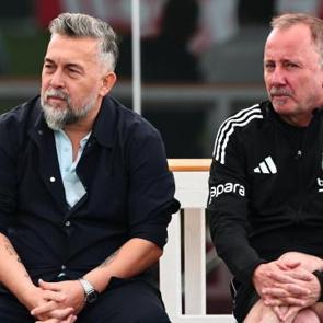 Re&ccedil;ber'den Beşiktaş taraftarına: 'Prensipte anlaştığımız oyuncular var'