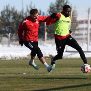 Sivasspor&rsquo;da Erzurumspor FK ma&ccedil;ı hazırlıkları s&uuml;r&uuml;yor