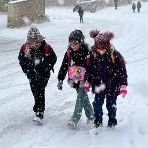 Son dakika: &Ccedil;ok sayıda ilde okullar 1 g&uuml;n tatil edildi