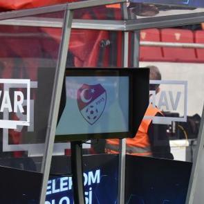 Galatasaray-Trabzonspor ma&ccedil;ının VAR hakemi a&ccedil;ıklandı