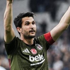 S&uuml;per Lig ekibinden Necip Uysal ve Cenk Tosun'a teklif! Necip'ten jet yanıt