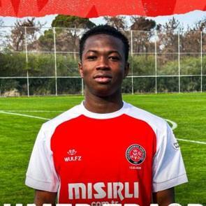 S&uuml;per Lig ekibinden 'sır' gibi transfer: 18'lik futbolcu formayı giydi