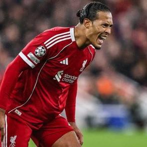 'Van Dijk' s&ouml;zleri taraftarı heyecanlandırdı: 'D&ouml;rt g&ouml;zle bekliyorum'