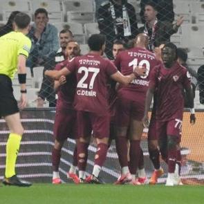 2 yıl &ouml;nce Trabzonspor'daydı: Milli futbolcu 1. Lig ekibine imzayı attı