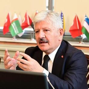 Rekt&ouml;r Aydın uyardı: Hep pırıl pırıl y&uuml;zler hedef alınıyor