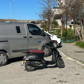 İzmir&rsquo;de film gibi soygun: Bankanın para nakil aracındaki 30 milyonu alıp ka&ccedil;tılar