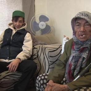 B&ouml;ylesi g&ouml;r&uuml;lmedi! Soyduğu eve bakmaları i&ccedil;in nenesini bıraktı